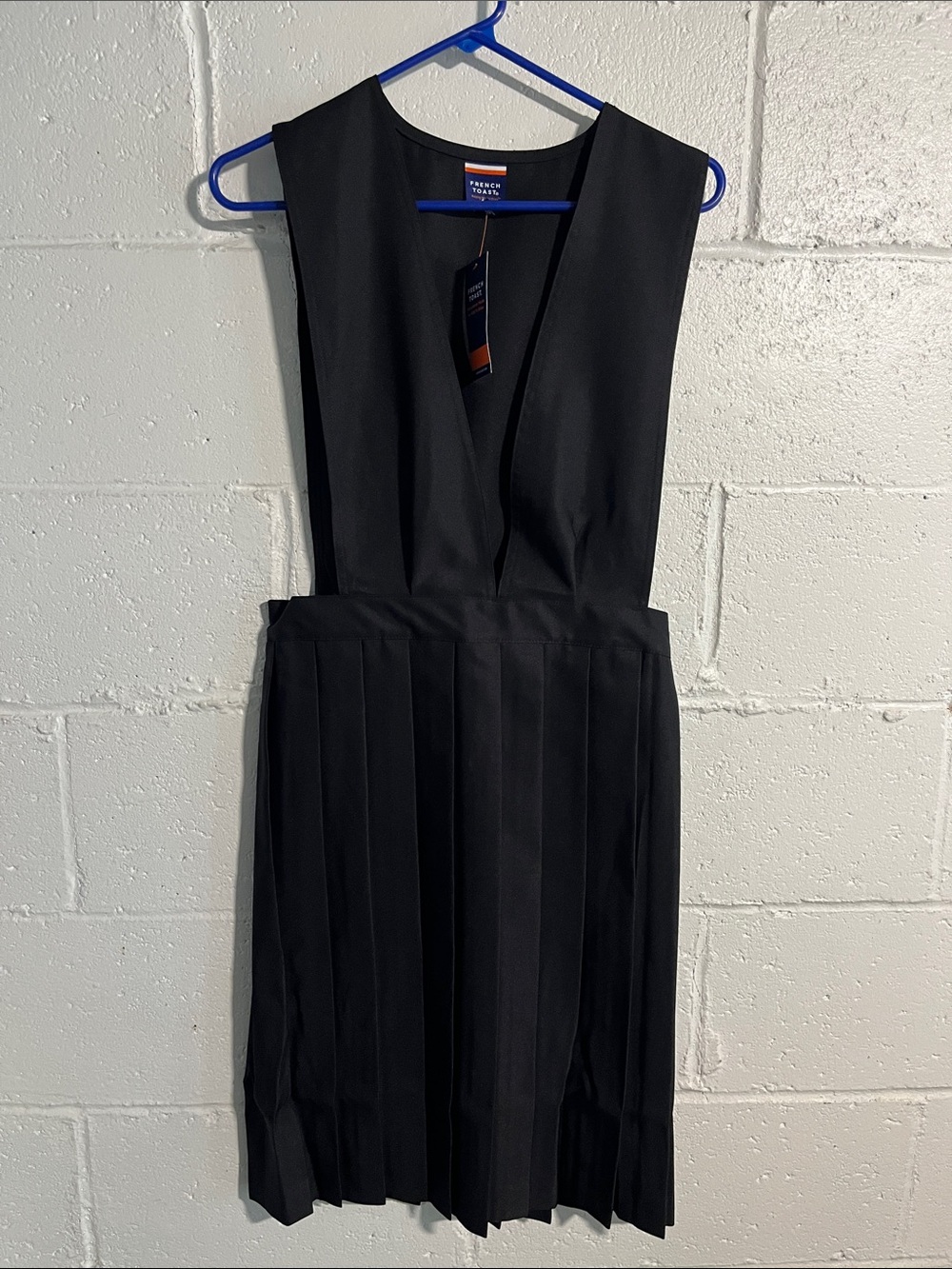 French Toast Black Sleeveless Pleated Dress